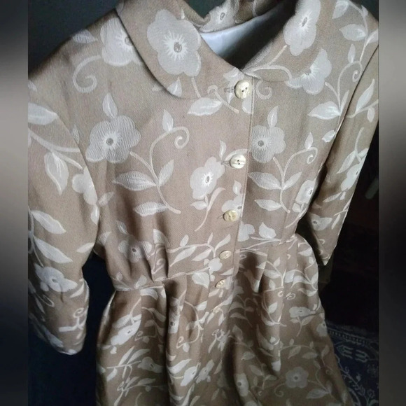 Cottagecore Dress- Mid-Century Style Collared Button Up Knee Length-Taupe floral - Picture 10 of 16